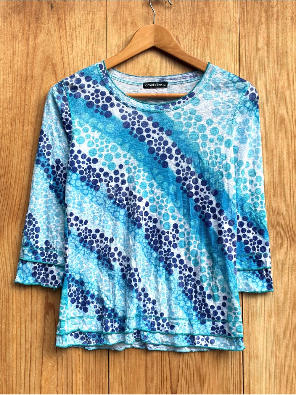David Clune V-Neck Blue Lagoon Tee Shirt Sz Small